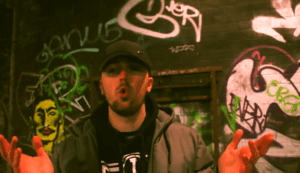 Mister Sanders premieres 