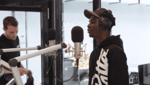 Watch Reeko Squeeze & Snoochie Shy smash some fruit