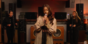 Watch Enny Perform New Single 