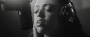 Watch Mahalia Deliver An Acoustic Performance Of 