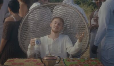 Finn Foxell Drops Feel-Good Video For “Slow Kisses”